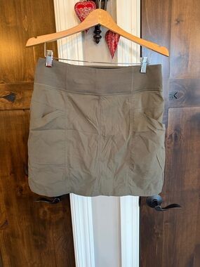 NWOT Prana Olive Green Skort with Black Waistband M